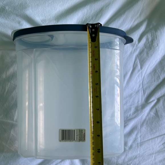 Rubbermaid plastic kitchen space savers (x2). - Picture 2 of 4